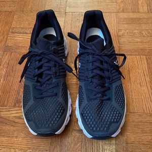On Cloud shoes size 10